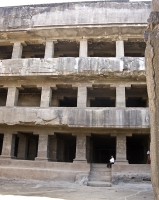 Ellora09