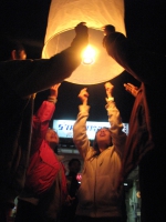 floating-lanterns-mae-salong-thailand